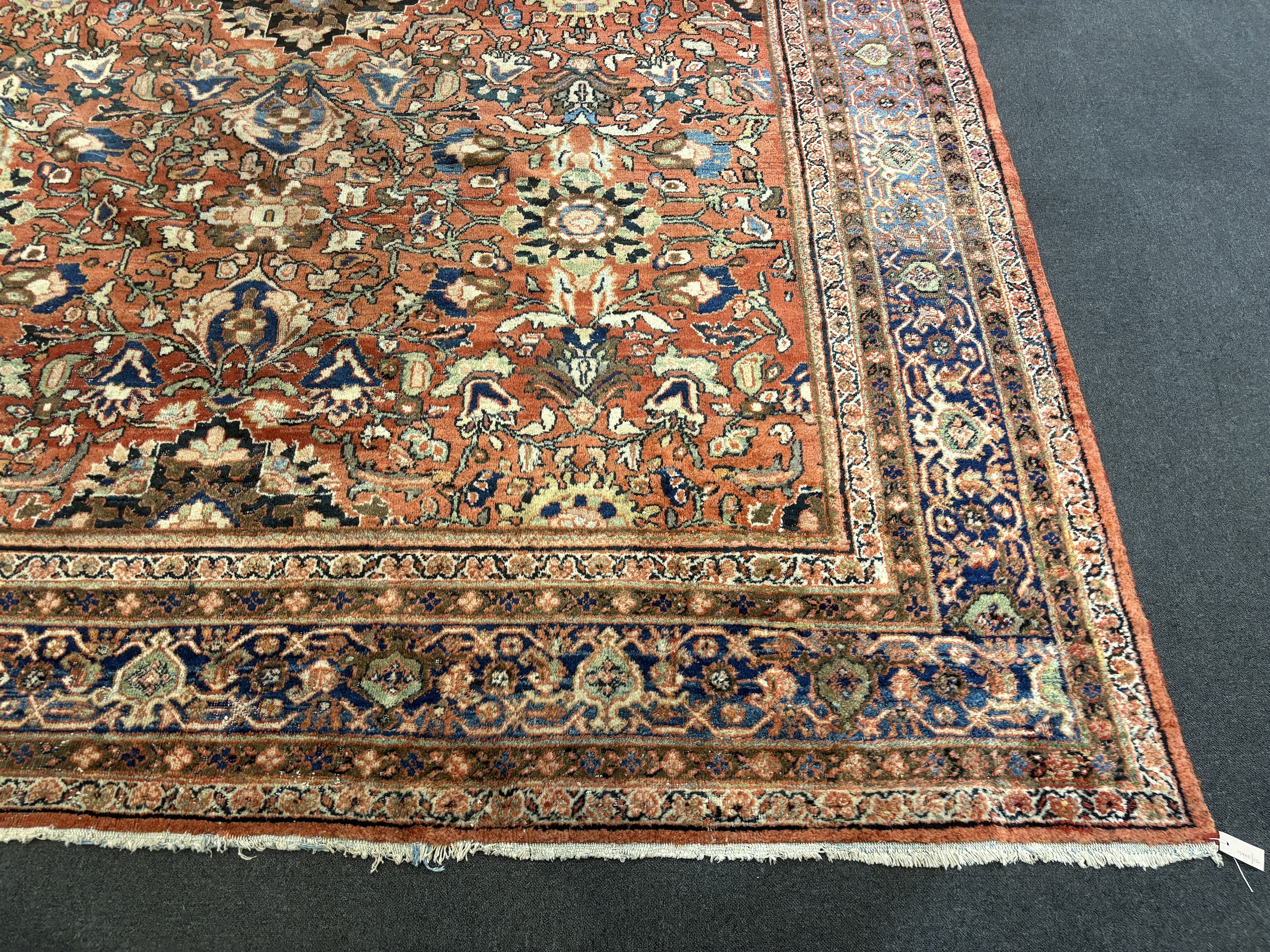 A Persian oversize Sultanabad Mahal carpet, 596 x 343cm